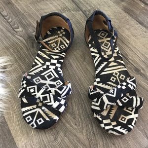 Toms Aztec print open toe cross strap sandal black
